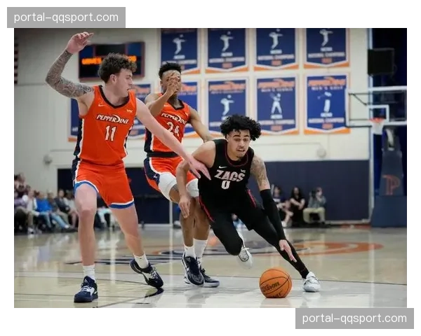 NCAA“精英八强”战：冈萨加大学压哨三分绝杀，连续第二年闯入最终四强